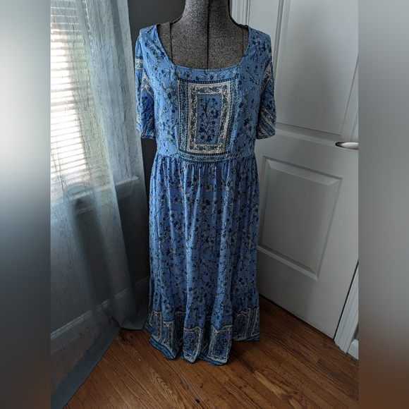 Floral Dress - Picture 2 of 4